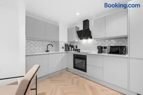 Ancoats sleeps 6 Manchester city centre apartment - Image 2