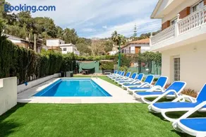 Ainara Luxury - Image 1