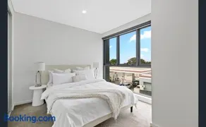 Luxury Room Budget Friendly - Image 2
