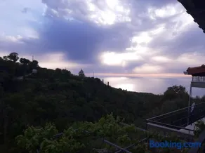 Kerkis Traditional Guesthouse - Image 3