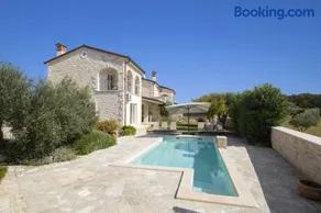 Villa Mason with Heated Pool and mini Wellness - Image 1