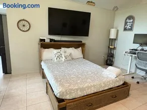 Heated Pool with Lanai- 10min from Beach- Lots of amenities - Image 3
