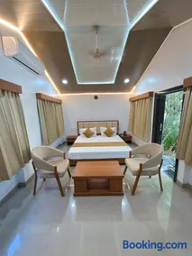 JIMOJI FOREST VILLA 966O9O1OO6 ULTIMATE 5BHK WITH INFINITY POOL JUST 6km FROM Shreenathji Temple By SK - Image 2
