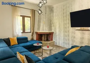 Sifis' House, Authentic Family Retreat! - Image 2