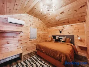 Cabin #9 One Bedroom with Kitchenette - Image 3