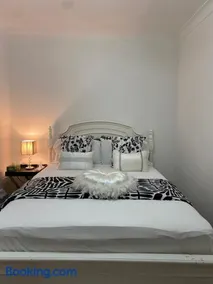 The Bradburry Room -MAN ONLY - Image 3