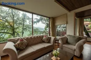 Pine Wood 2BHK Apartment Close to Naini Lake - Image 2