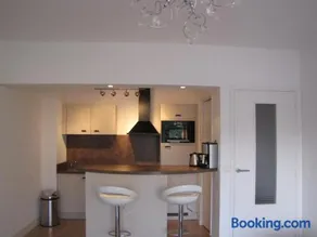 Appartement moderne à Antibes - 50 m² - Vue sur jardin - Image 4