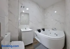 Mini Estudio JACUZZI DOBLE SEVILLA "POLIGONO INDUSTRIAL" - Image 1