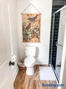 New Studio Apt w KING Bed 1mi to Columbias Sq - Image 2
