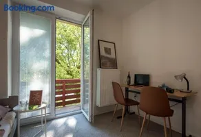 Hostel 26 - Image 2