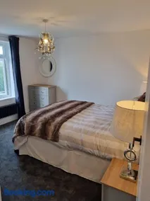 3 Bedroom House By The Sea, Deal Centre - Image 3