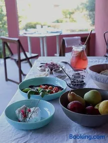 TREVO dOURO refuge for 2 and artisanal breakfast in the Douro Valley - Image 1