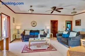 4C's Vacation Suites - Image 5