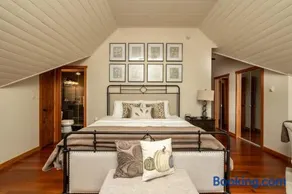 Parkland301 Sunlit 2,000 ft² Penthouse with Mtn View - Image 2