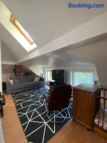 Penthouse located very close to the city center - Image 4