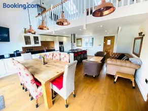 The Parlour - Image 5