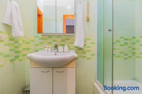 Beachfront apartment - Image 4