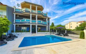 Beautiful Apartment In Kastel Stafilic - Image 5