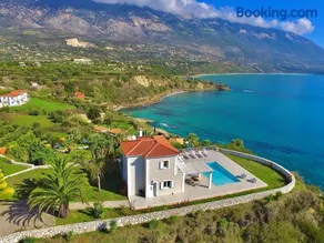 Seafront Villa Kefaloniaprivatevillas - Image 2
