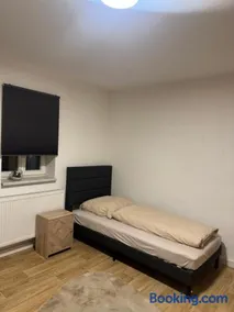 Stilvolle Wohnung im Herzen von Arnstadt, modern & zentral - Image 4