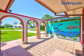 Crystal River Heated pool 3 mins Sister Spring - Image 1