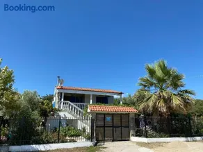 Ikidiki Beach Villa - Image 1