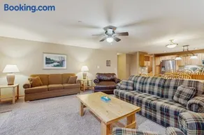 Sunset Condominiums: The Retreat - Image 4