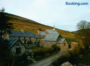 Moongate lodge - Image 2