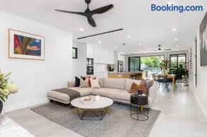 Byron Bay Holiday Homes - Suffolk Beach Retreat - Image 2