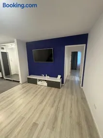 Iris central Mangalia 2 bedroom apartment - Image 1