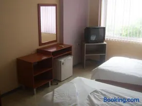 Hotel Zara Rooms - Image 3