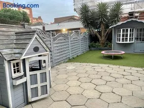 3 Bedroom House with a Private Garden - Image 2