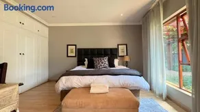 St Peter's Boutique Guesthouse - Image 4