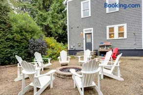 Beaches-N-Cream: Dog Friendly and Private Hot Tub - Image 5
