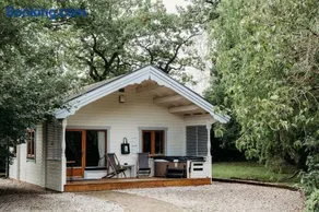 Blissful Corner Lodge Great Ayton Yorkshire with hot tub and onsite bistro - Image 2