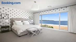 PIHI Beachfront , Pearl Beach, 5beds, 5 bathrooms - Image 1