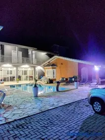 Linda casa em condomínio fechado para temporada. - Image 3