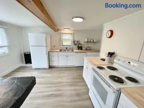 Beachfront 4 BR Spacious House! [Coastal Haven] - Image 3