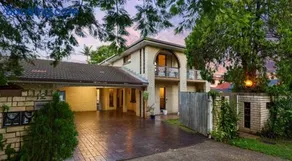 Huge house with 2 buildings and pool 7BR - Image 1