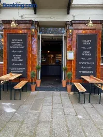 The Waterman's Arms - Image 5