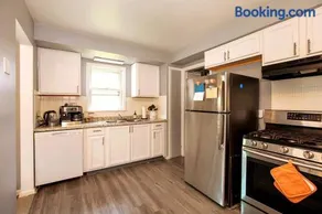 Maple Heights 3BR Cozy and Spacious - Image 3
