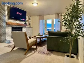 Relax Under the Stars, Best view in town , Yosemite House with Firepit, Hot Tub, Game Room & Pool table - Image 5