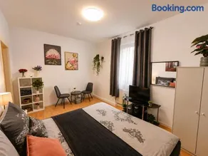 Dresden Comfort Apartment With Balkon - Image 1