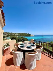 Affascinante Fronte Mare - Seafront Apartment - Wi-Fi, Beach Access & Parking - Image 1