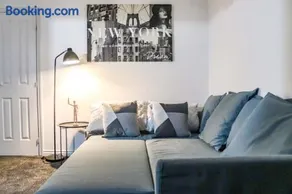 3Bedroom EnSuite SofaBed Sleeps upto 6 Contractors Families Long or Short Stay Free Parking WIFI - Image 4