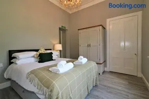 Linden House Flat 1 - Airdrie - Image 2
