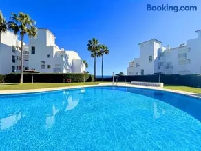 Palm Beach Residency - Beachside with Free Parking - Image 2