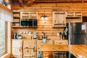 Water Lily Cabin by Amish Country Lodging - Image 5