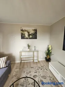 6-Bedroom Apartment with Scenic Views - Image 4
